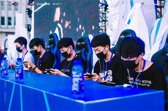 特的竞争 特的竞争