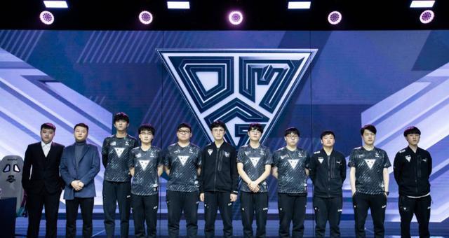 富安健洋的 富安健洋的